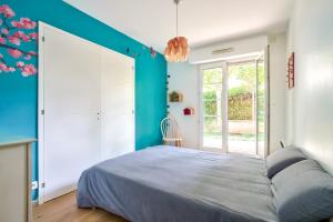 Grand et charmant appartement familial, 3 chambres, et moderne avec grand jardin et parking privatif aux portes de Paris