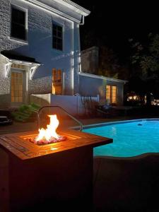 909 & Vine Photo Worthy Home With Pool
