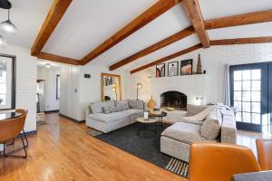 909 & Vine Photo Worthy Home With Pool