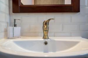 Olympias Apartments by Traser