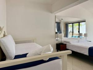 Hermoso y brillante alojamiento con piscina