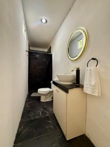 Hermoso y brillante alojamiento con piscina