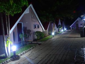 Sunset Junction Lodge & Tours