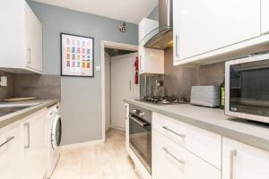 Coal Miners Cottage - Moments to Seafront & Town