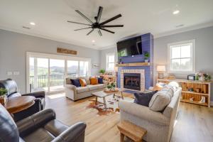 Mountain Views! New 4 BD Jefferson Luxe Home