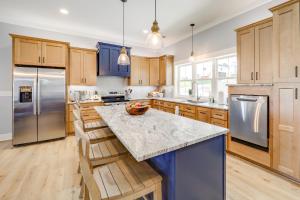 Mountain Views! New 4 BD Jefferson Luxe Home
