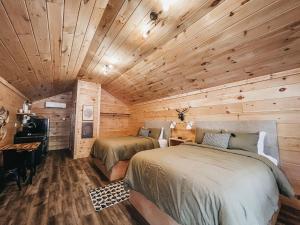 Cabin #6 Studio with Kitchenette