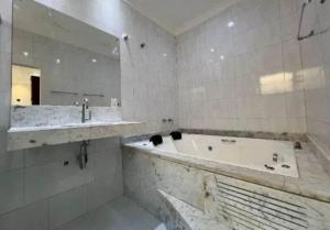 Bela casa com piscina, Ubatuba, Itaguá