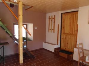 Apartmán Na Kopečku - žlutý pokoj