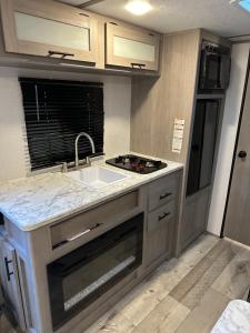 Cozy Camper Retreat on Sleepy Hollow Lake