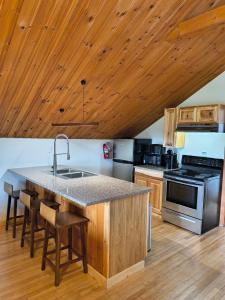 Sara Placid Inn & Suites