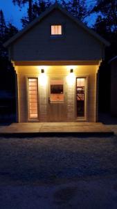 Wasaga Beach Bunkie 6
