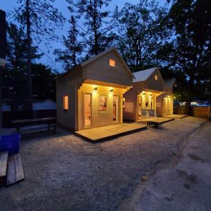 Wasaga Beach Bunkie 6