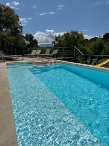 VillaSerenita Piscine chauffee Jacuzzi Petanque Ping pong Baby Foot : photos des chambres
