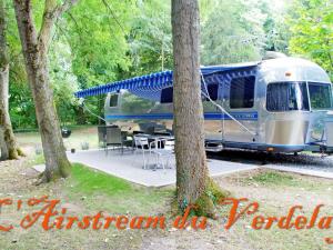 Maisons de vacances Escapade insolite dans une Airstream vintage en Anjou - FR-1-622-111 : photos des chambres