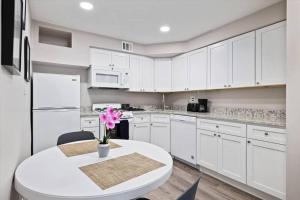 Newly Built 2 Bdrm-By Philly Center City
