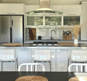 VillaSerenita Piscine chauffee Jacuzzi Petanque Ping pong Baby Foot : photos des chambres