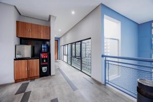 RedDoorz Plus near Radio Dalam 3