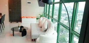 Symphony Tower Quezon City 44sqm - Full glass view
