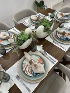 Relax at Ámari Chic Condo Steps from the Beach