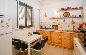 Cozy Home In Caucana With House A Panoramic View