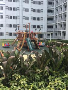 Relaxing 1Br in Quezon City, garden view with pool & mall