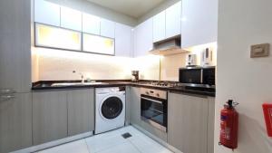 Spacious, Economical Apt Near Miralcz Garden