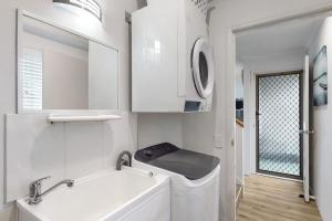 6 Pelican Beach Resort