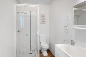 6 Pelican Beach Resort