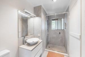 6 Pelican Beach Resort