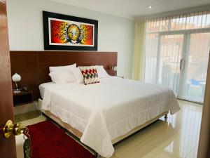 S & M Hotel