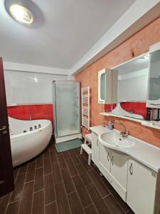 Magic Garden - Pool, Events, Free Parking