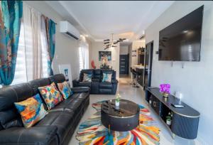 Emerald SunDara Villa Ochi