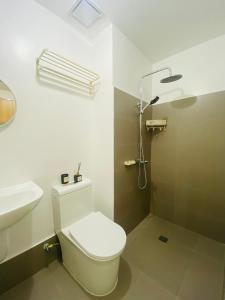 Modern Minimalist City Views in Prime Location