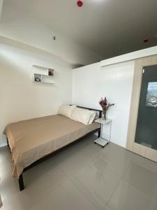 Modern Minimalist City Views in Prime Location