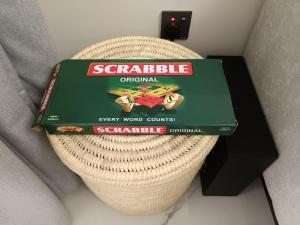 Stylish City-View 2BR Sunlit, Serviced Shops