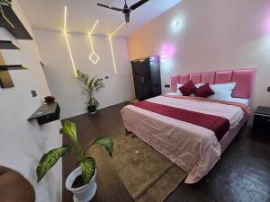 Varanasi Soulscape -Tajside Retreat