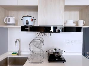 KWEN Vetro11 - Charm of KK City