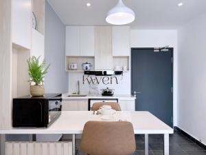 KWEN Vetro11 - Charm of KK City