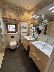 Hotels Hotel-Restaurant Le Manoir De Montesquiou : photos des chambres