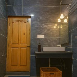 Noor-e-Zabarwan Luxe Retreat