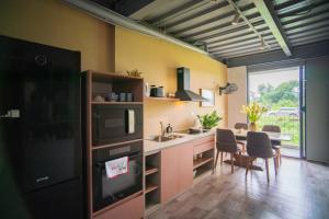 LiJus House - Access to Hanoi Centre, Full Kitchen