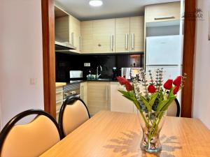 Sakura Suite - Modern Apartment with Parking & Swimming Pool