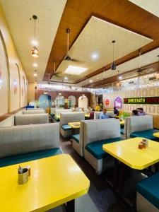 Hotel Shreenath Kathiyawadi And Pure Veg Kathiyawadi Restaurant Udaipur