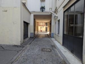 Vintage Pied-a-Terre - Eiffel Tower View