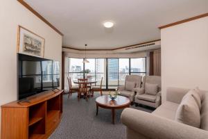 Grand Diamond Suites Hotel