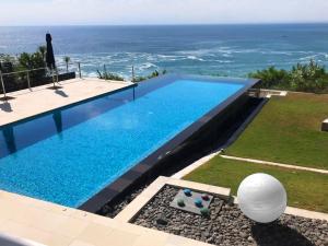 Uluwatu Luxury 4 Bedrooms Villa With Ocean View