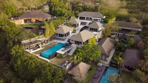 Uluwatu Luxury 4 Bedrooms Villa With Ocean View