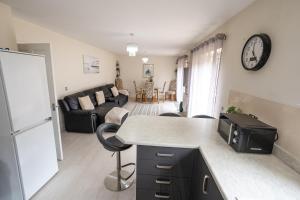 Boyton House Sleeps 14 Long Stays Parking Wi-Fi