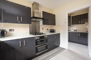 Boyton House Sleeps 14 Long Stays Parking Wi-Fi